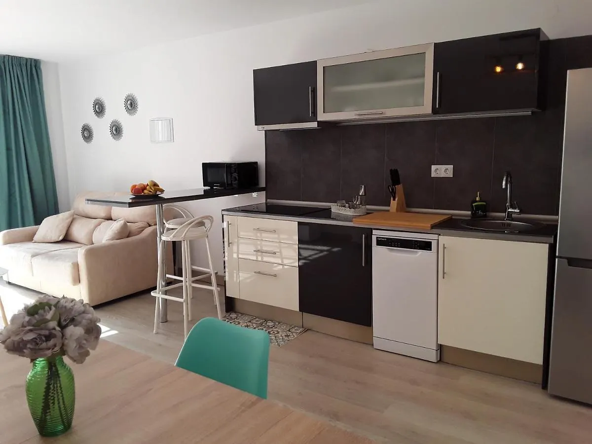 Dona Lola , Luminoso Apartamento Calahonda, Mijas Sitio de Calahonda Spain