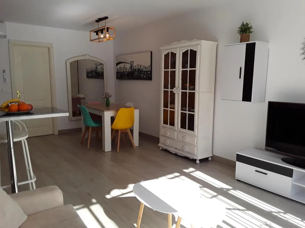 Dona Lola , Luminoso Apartamento Calahonda, Mijas Sitio de Calahonda 0*,  Spain
